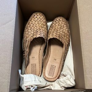 Mohinders Women Leather Slides W10 Like New